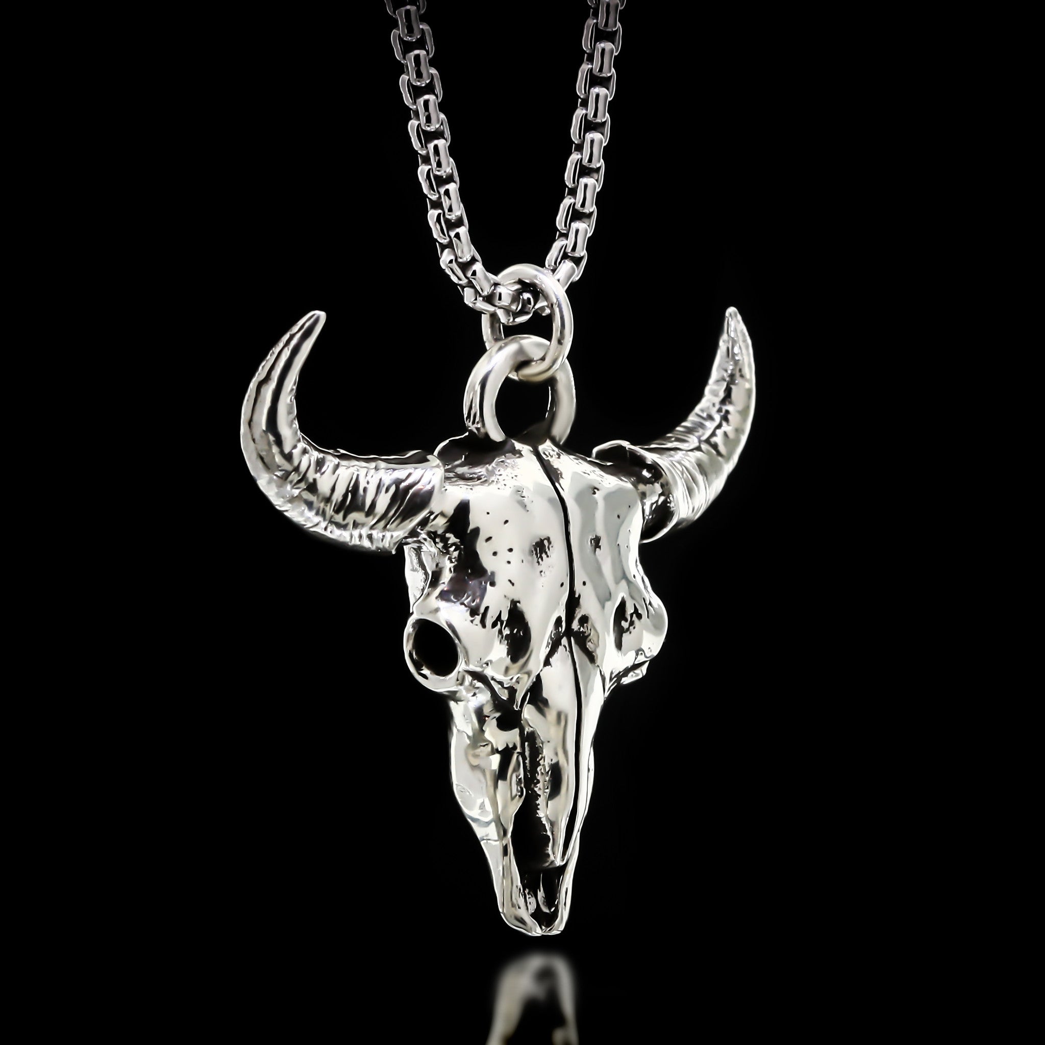 Tiny Buffalo Skull Necklace by Susan Elnora | Hecho a Mano